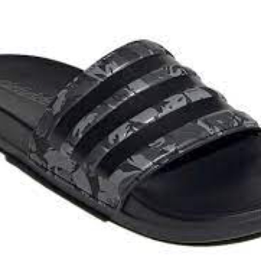 Adidas Adilette Comfort Slide, gray camo, size 7